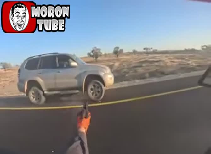 Video :A heart-stopping pursuit between Bedouin robbers and Israeli police in a buggy